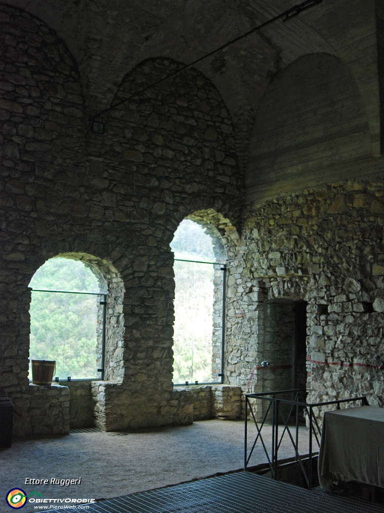 33 - una sala del castello.JPG